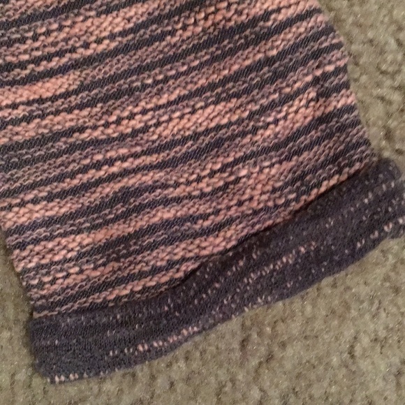 Rose and gray 3/4 Sleeve sweater - Picture 5 of 6